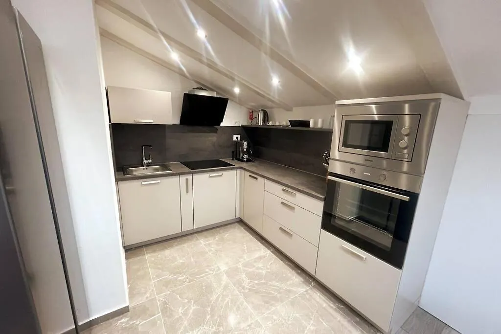 Apartment Vacation Rental Near Pula Loborika